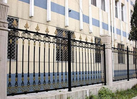 鐵藝護(hù)欄 鐵藝護(hù)欄